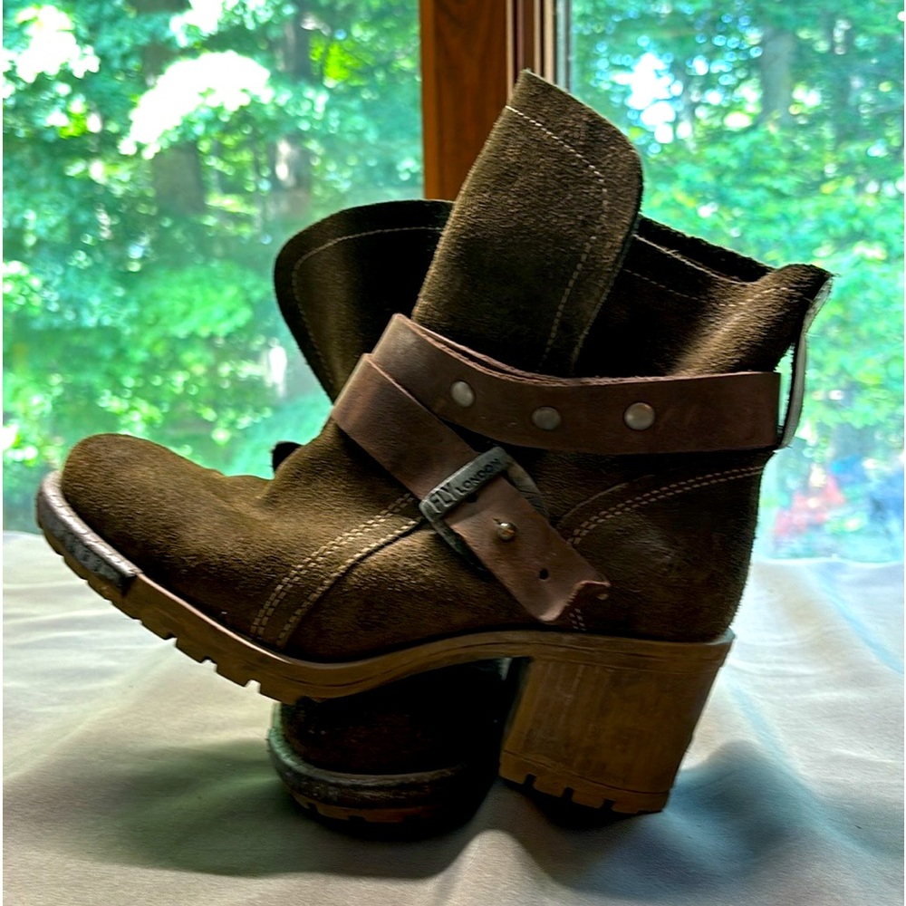 Lok Fly London Boot